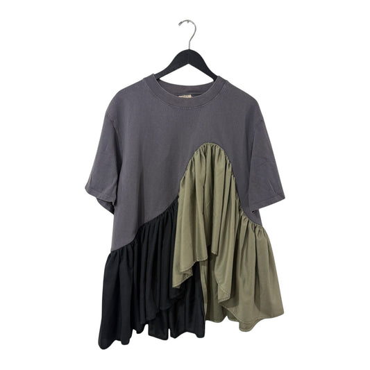 0 mph charcoal cotton t-shirt with olive and black asymmetrical ruffled hem panels for a layered avant-garde look.